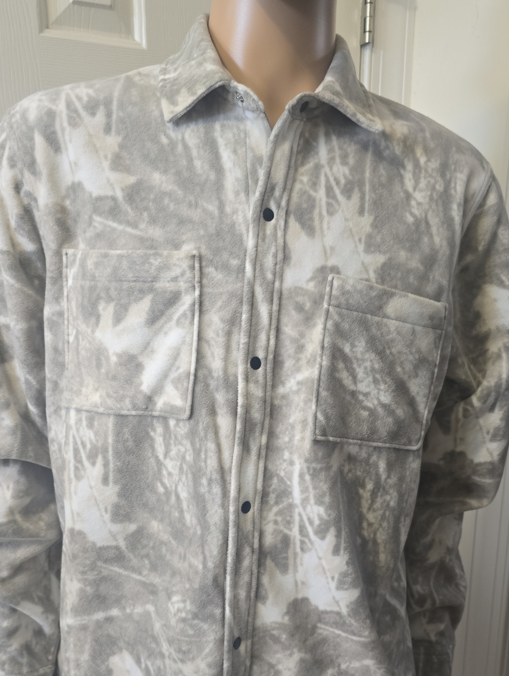ARIZONA JEAN CO YOUNG MENS GRAY CAMO LONG SLEEVES FRONT SNAP JACKET SIZE LARGE